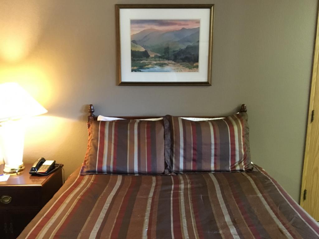 Timber Lodge Inn Cle Elum Buitenkant foto